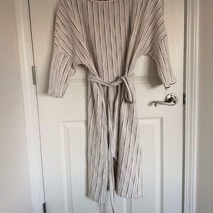 Women’s Roolee Striped Beige Dress Textured Terry Knobby Size L/XL